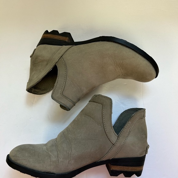 Sorel/ Women's/ Sorel Lolla Cut Out Bootie/ oatmeal flax / size 6.5 - Picture 6 of 10